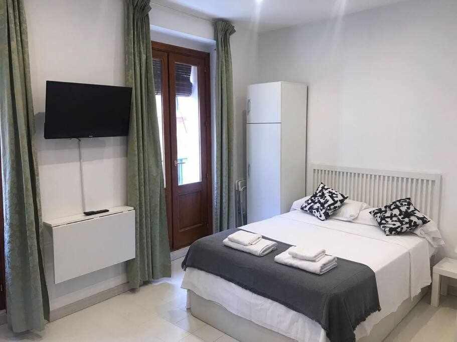 Un Genial Estudio En El Barrio Las Cortes Μαδρίτη Εξωτερικό φωτογραφία